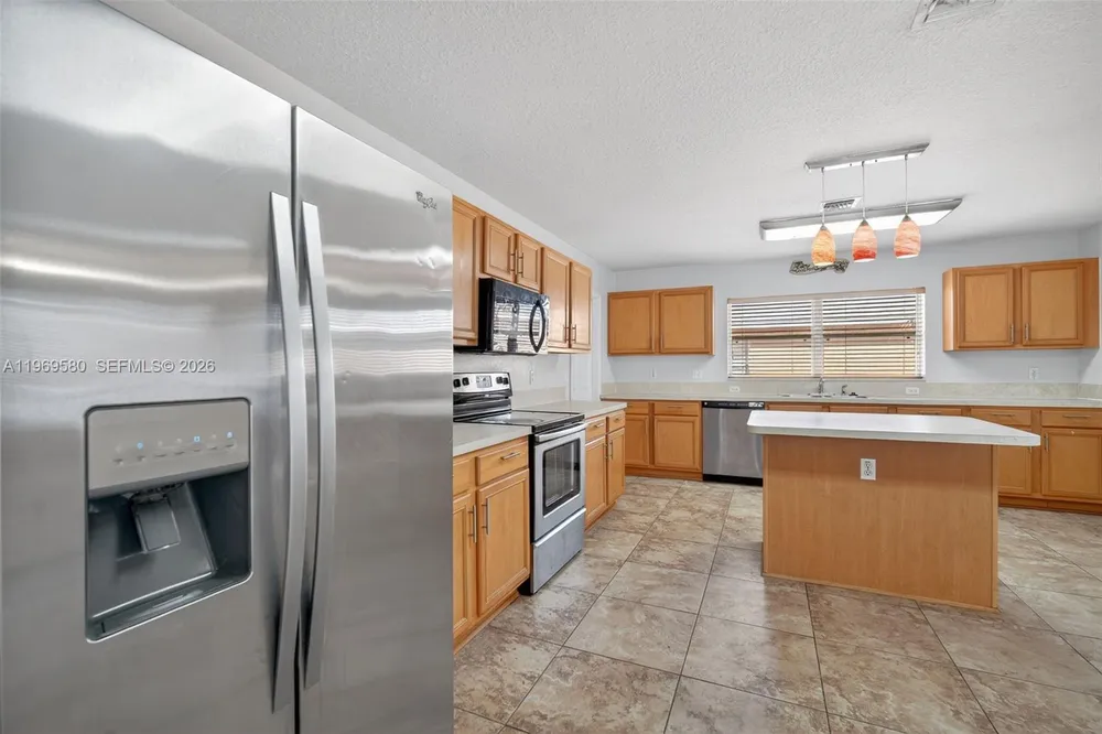 6762 NW Daffodil Ln, Port St Lucie, FL 34983