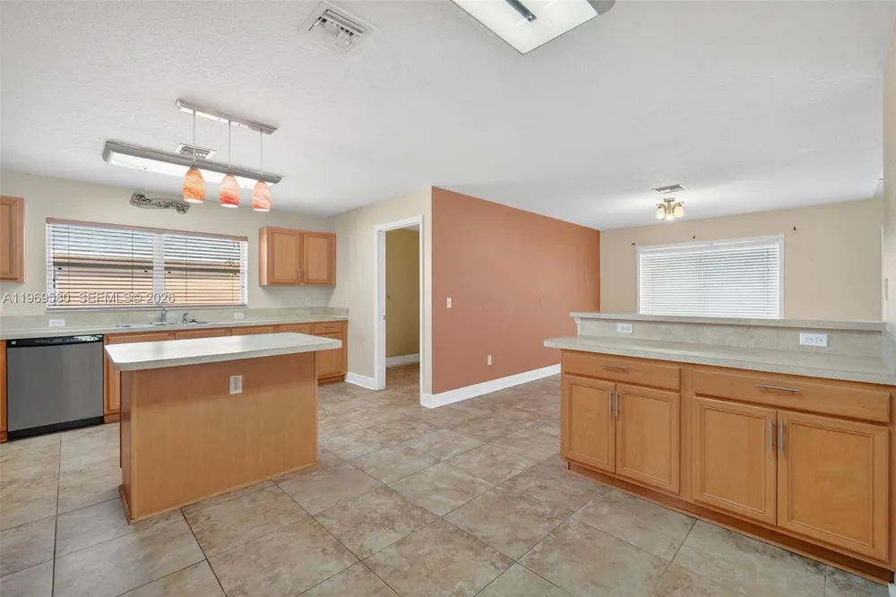 6762 NW Daffodil Ln, Port St Lucie, FL 34983