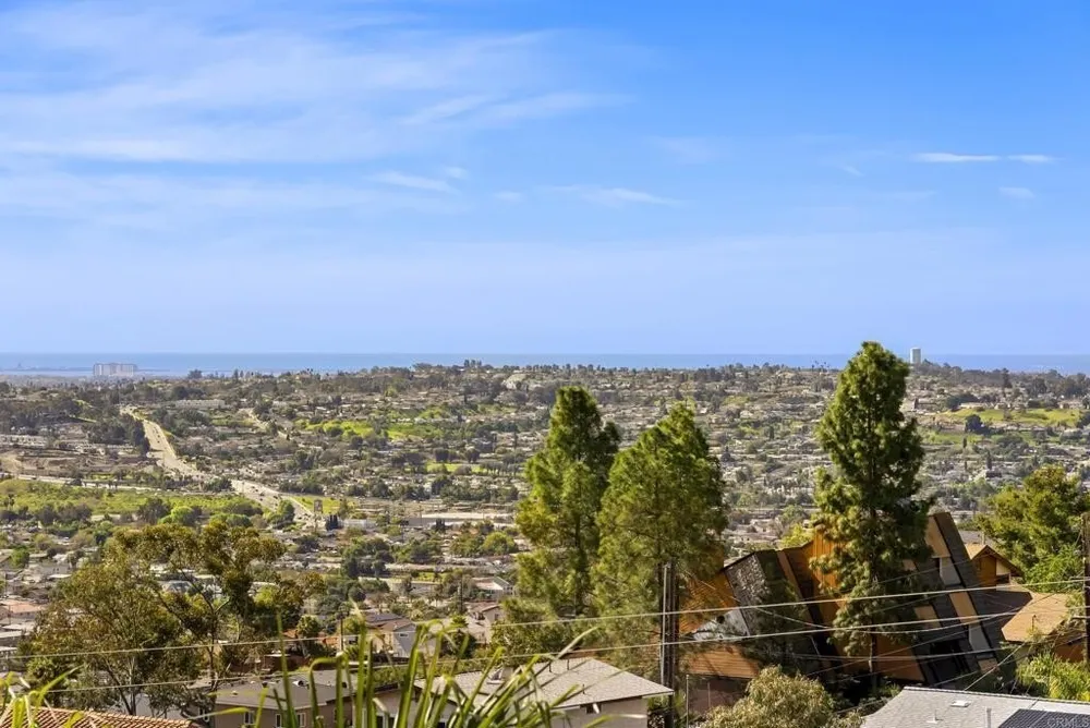 1621 Portola Ave, Spring Valley, CA 91977