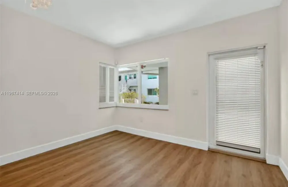7207 Bay Dr, Miami Beach, FL 33141