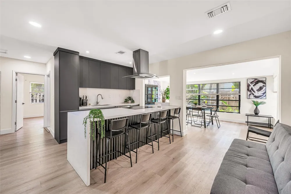 1760 NE 13th St, Fort Lauderdale, FL 33304