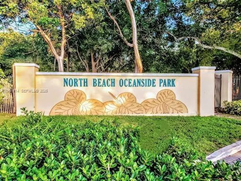 7207 Bay Dr, Miami Beach, FL 33141