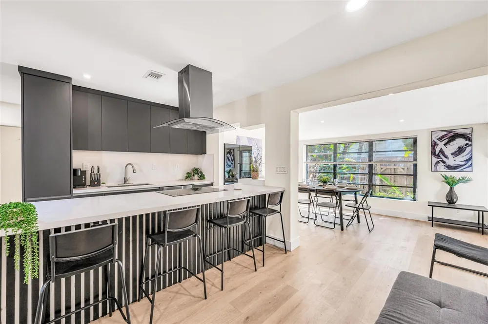 1760 NE 13th St, Fort Lauderdale, FL 33304