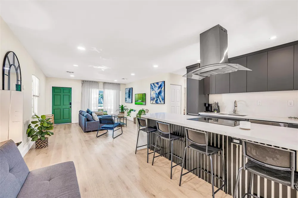 1760 NE 13th St, Fort Lauderdale, FL 33304