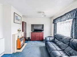 Upper Chyngton Gardens, Seaford thumb 3