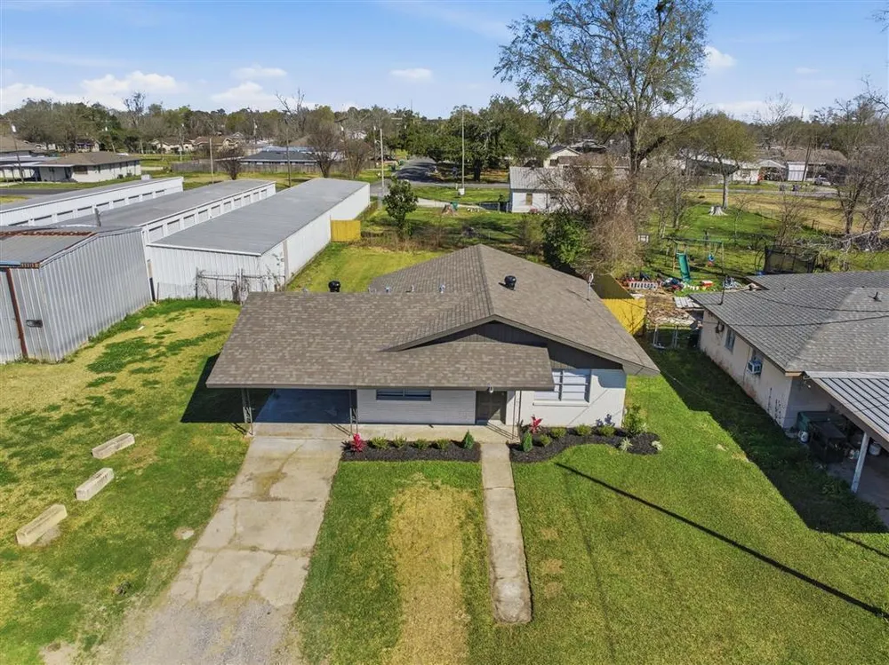 628 Urban St, Sulphur, LA 70663