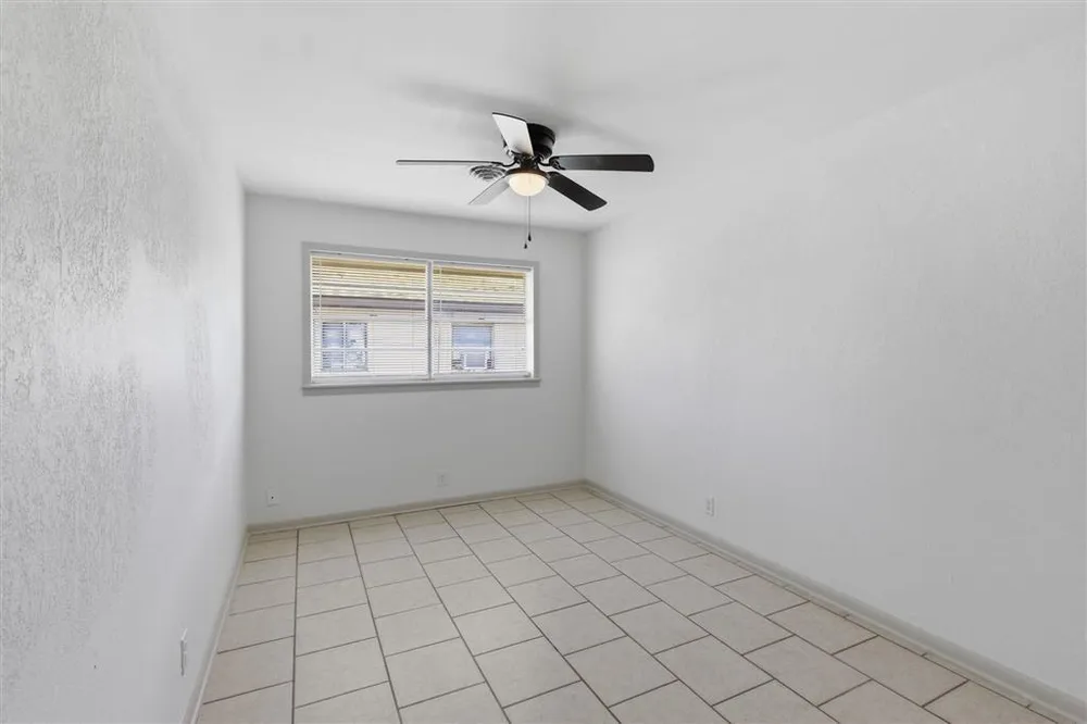 628 Urban St, Sulphur, LA 70663