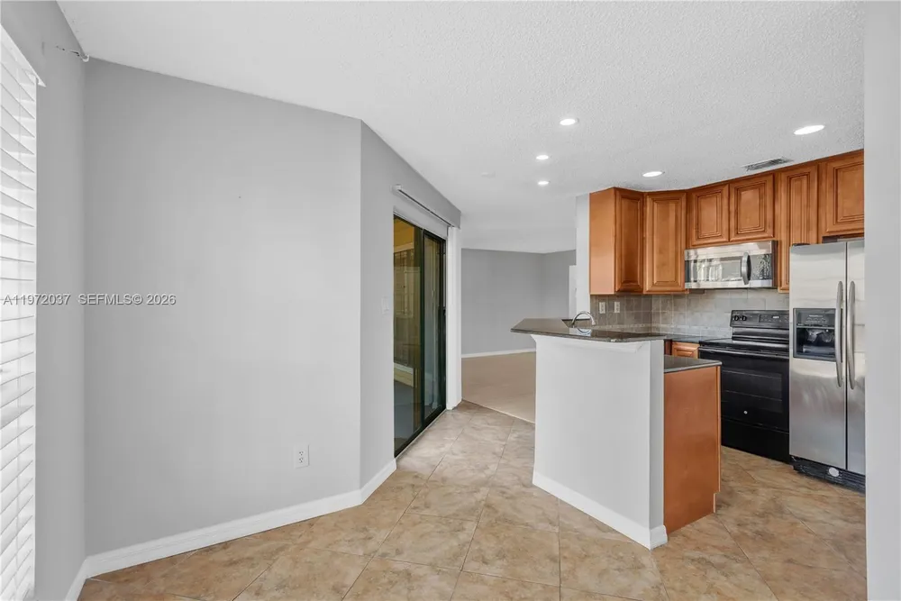 8613 Mallard Reserve Dr, Tampa, FL 33614