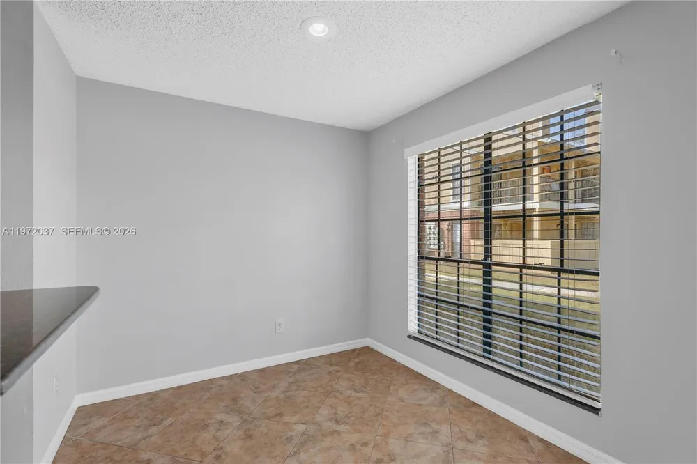 8613 Mallard Reserve Dr, Tampa, FL 33614