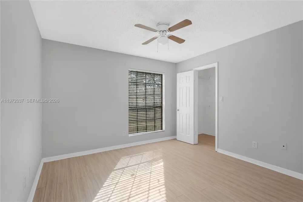 8613 Mallard Reserve Dr, Tampa, FL 33614