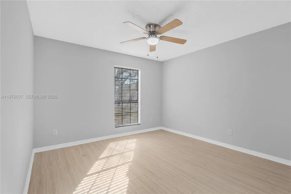 8613 Mallard Reserve Dr, Tampa, FL 33614