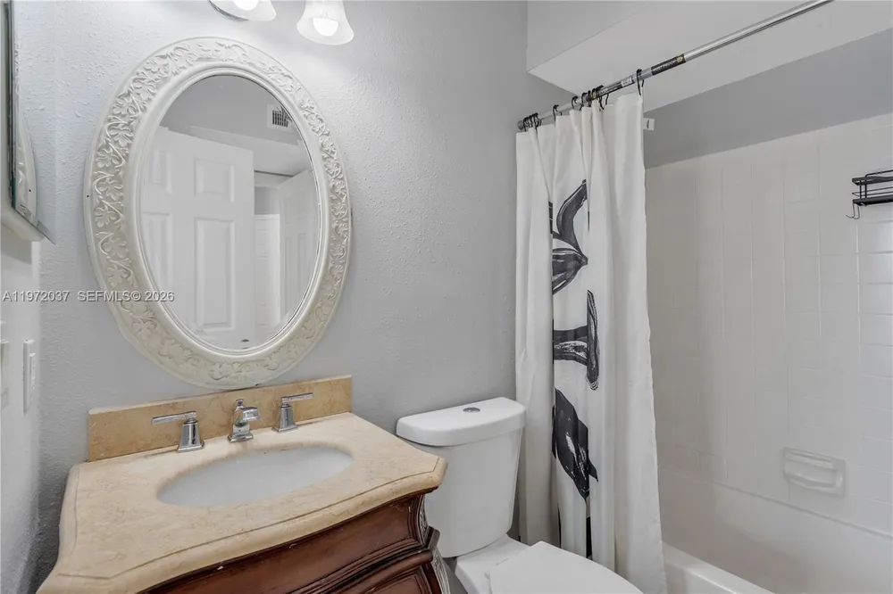 8613 Mallard Reserve Dr, Tampa, FL 33614