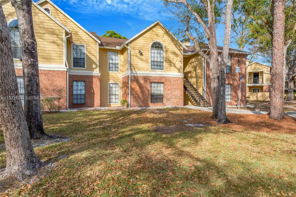 8613 Mallard Reserve Dr, Tampa, FL 33614