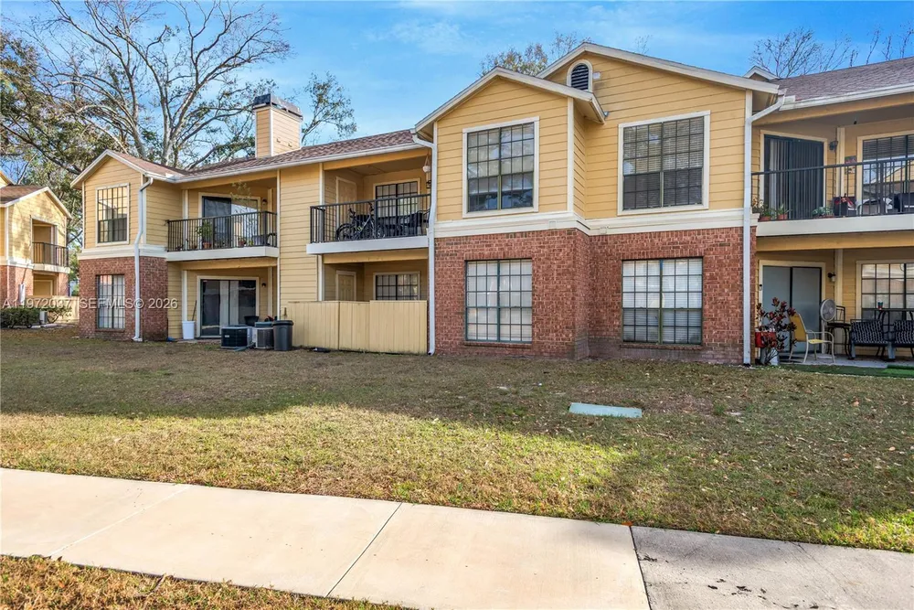 8613 Mallard Reserve Dr, Tampa, FL 33614