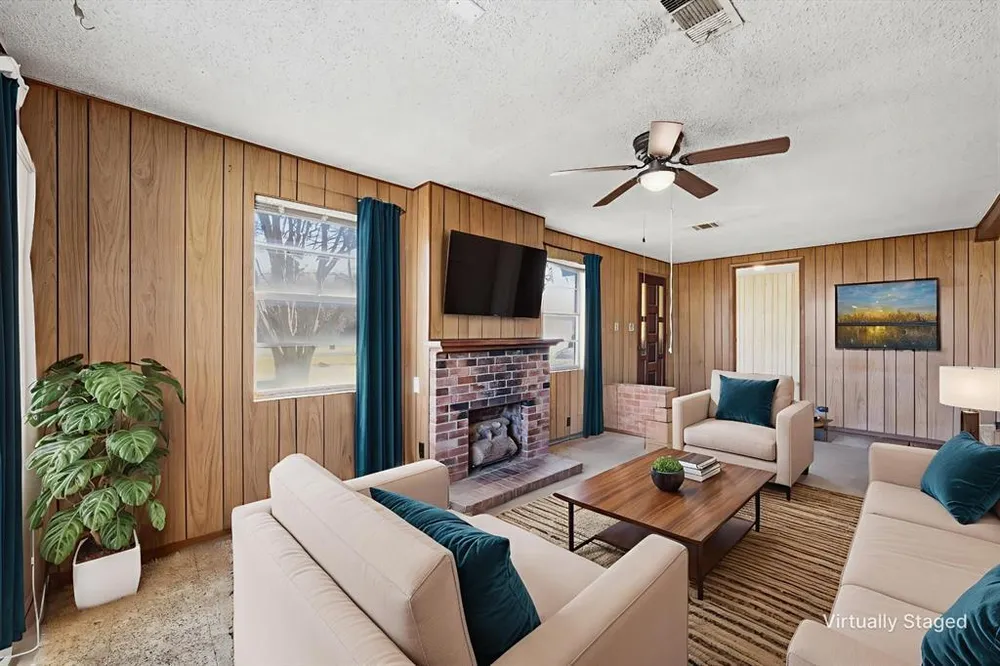 901 S Old Robinson Rd, Robinson, TX 76706