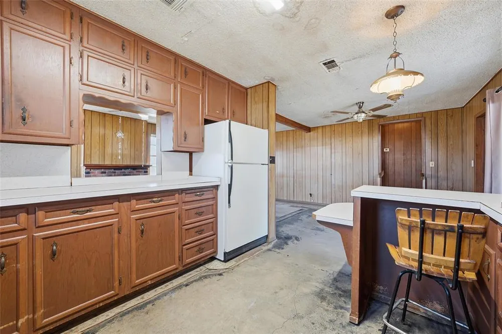901 S Old Robinson Rd, Robinson, TX 76706