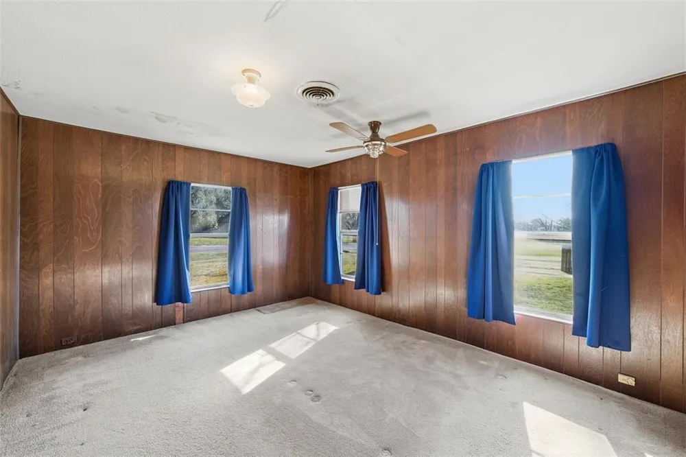 901 S Old Robinson Rd, Robinson, TX 76706