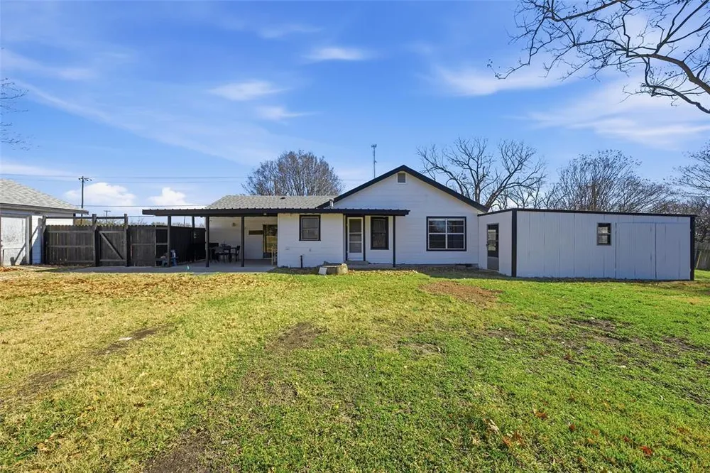 901 S Old Robinson Rd, Robinson, TX 76706