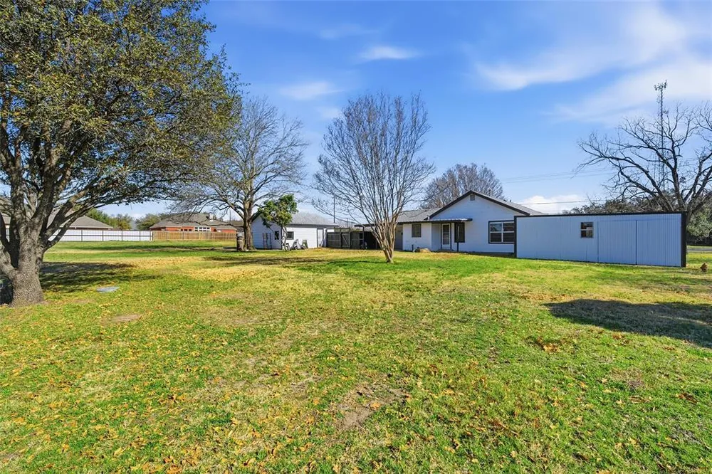 901 S Old Robinson Rd, Robinson, TX 76706