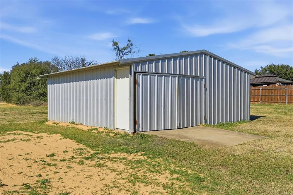 901 S Old Robinson Rd, Robinson, TX 76706