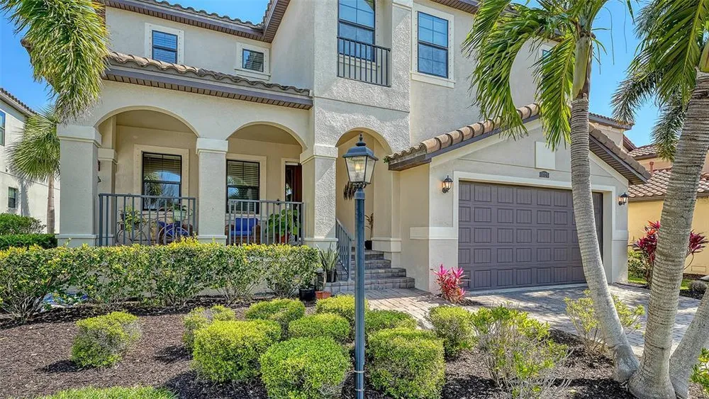 5723 Title Row Dr, Bradenton, FL 34210