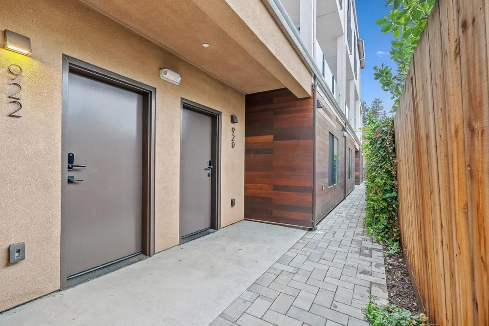 922 Woodside Rd, Redwood City, CA 94061