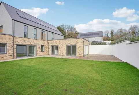 Three Acres, Toms Lane, WD4
