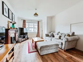 Wynndale Close, SWINDON thumb 3