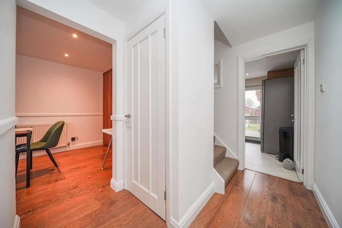 Garland Close, Old Town, Hemel Hempstead, Hertfordshire, HP2 5HU