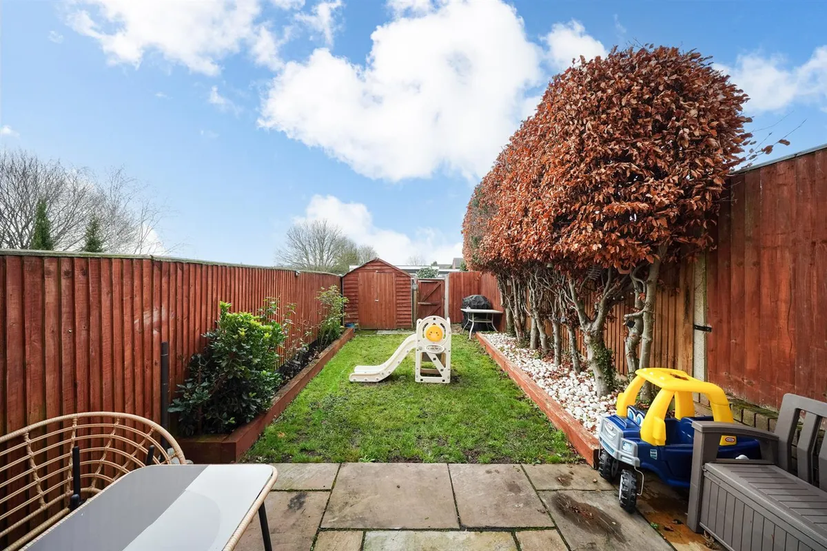 Garland Close, Old Town, Hemel Hempstead, Hertfordshire, HP2 5HU