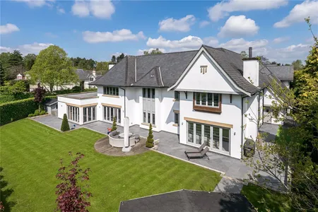 Yew Tree Way, Prestbury, SK10