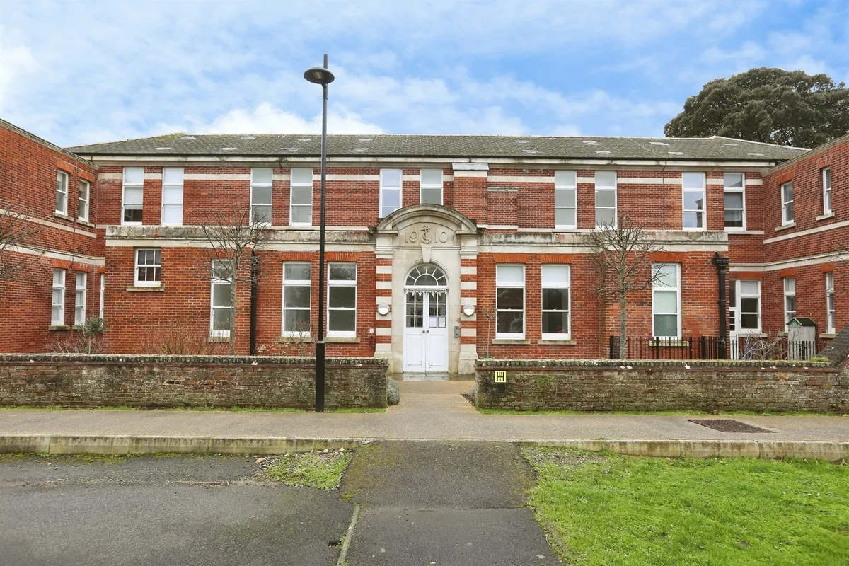 Huxley Way, Gosport