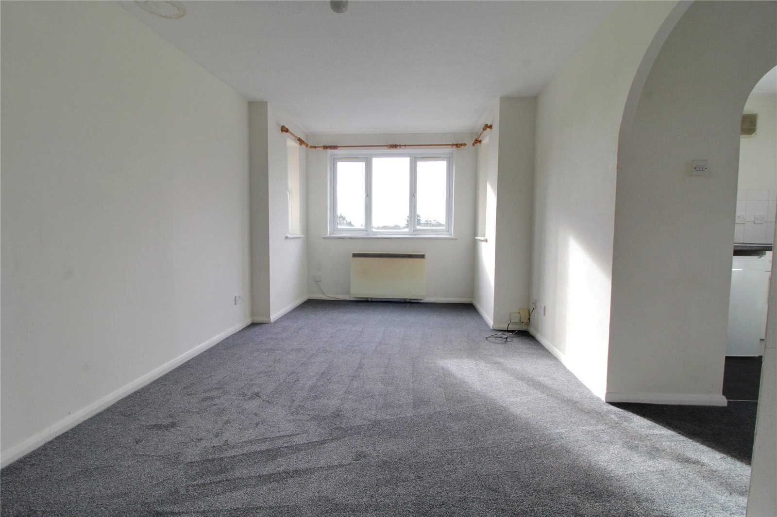 Woodfield Close, Enfield, Middlesex, EN1 Image 3