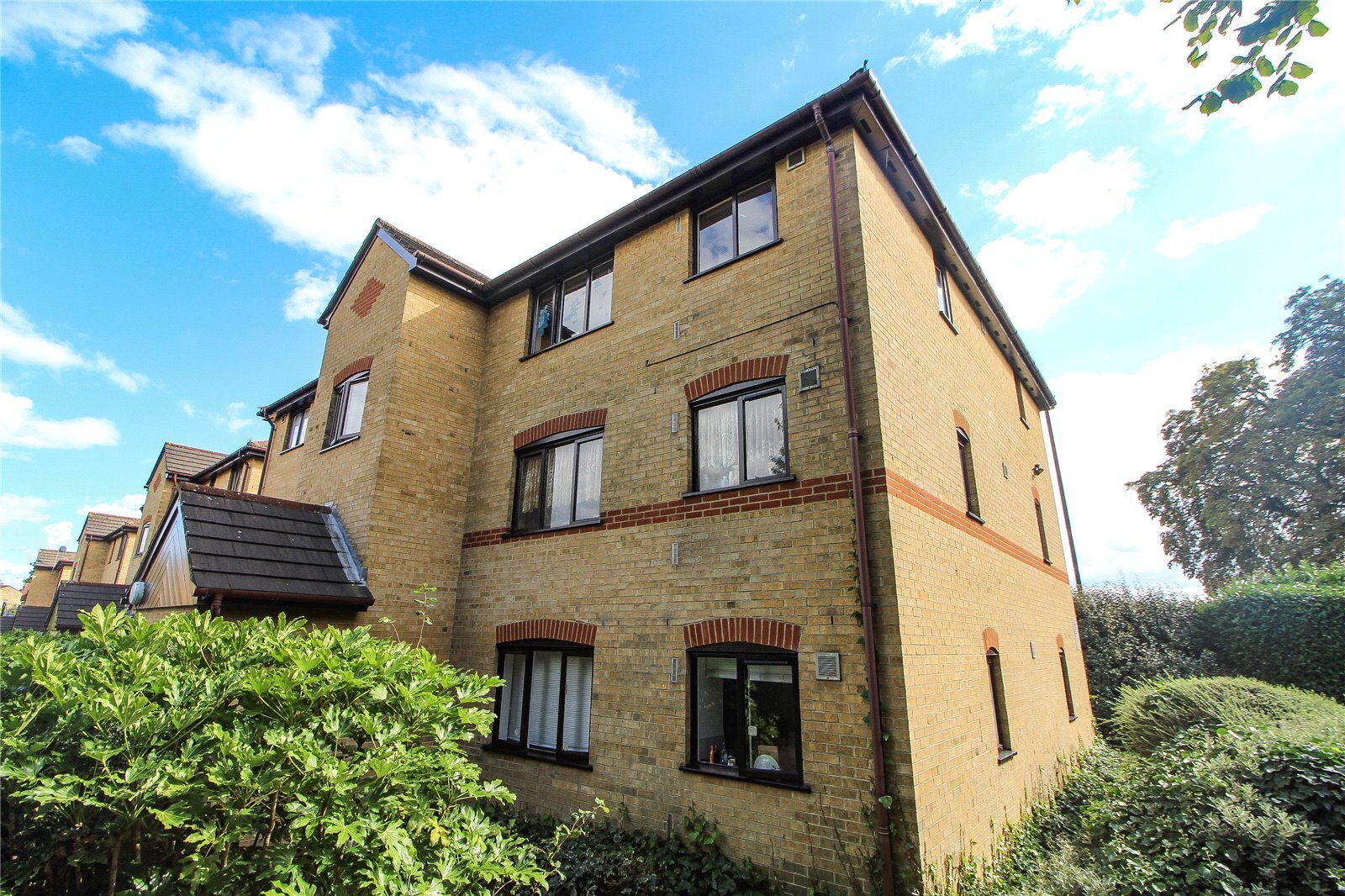 Woodfield Close, Enfield, Middlesex, EN1 Image 10