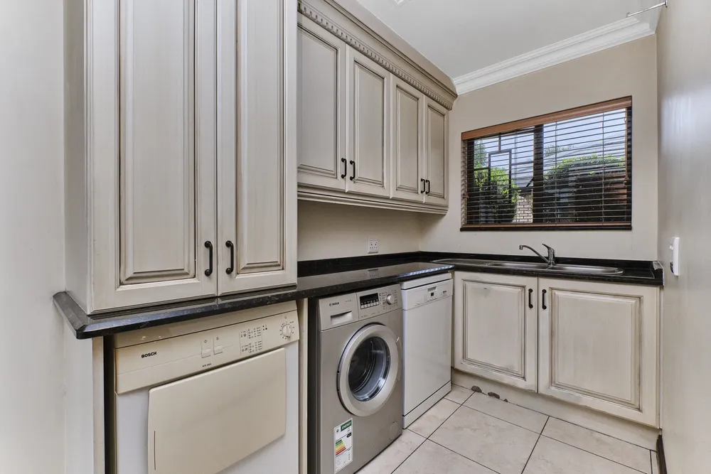 South Africa, Gauteng, Eagle Canyon Golf Estate, Monarch Lane, 35