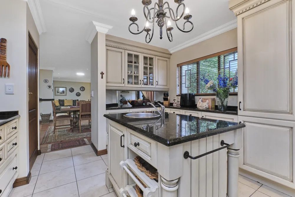 South Africa, Gauteng, Eagle Canyon Golf Estate, Monarch Lane, 35