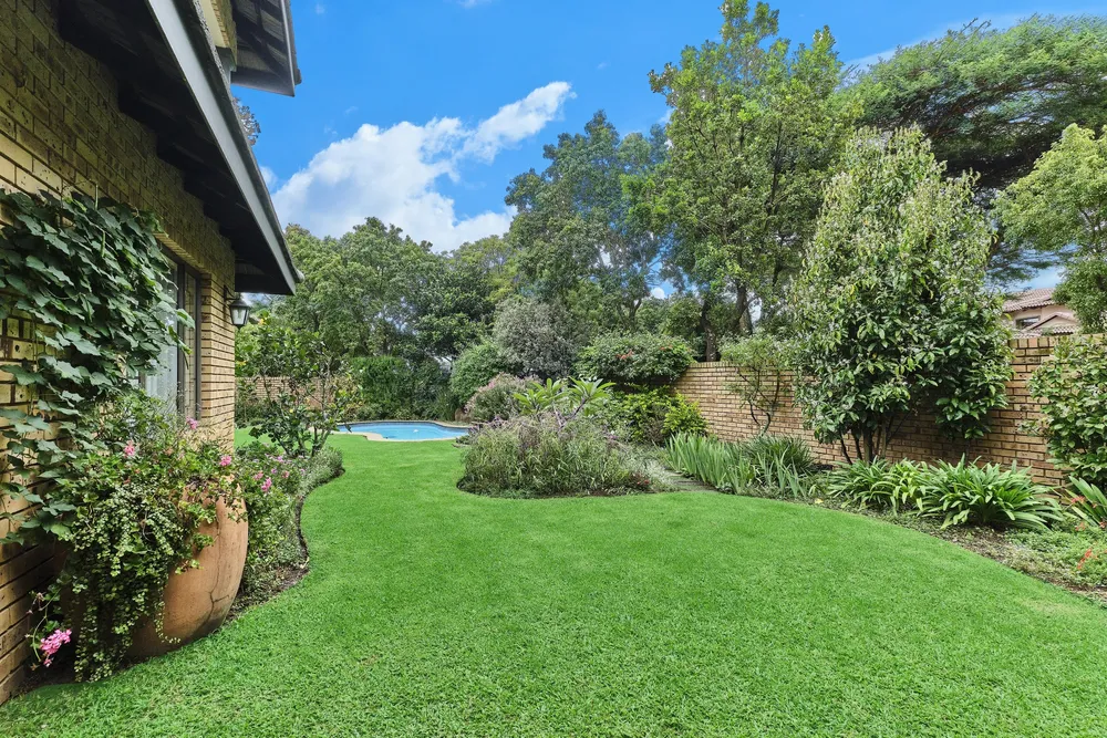 South Africa, Gauteng, Eagle Canyon Golf Estate, Monarch Lane, 35