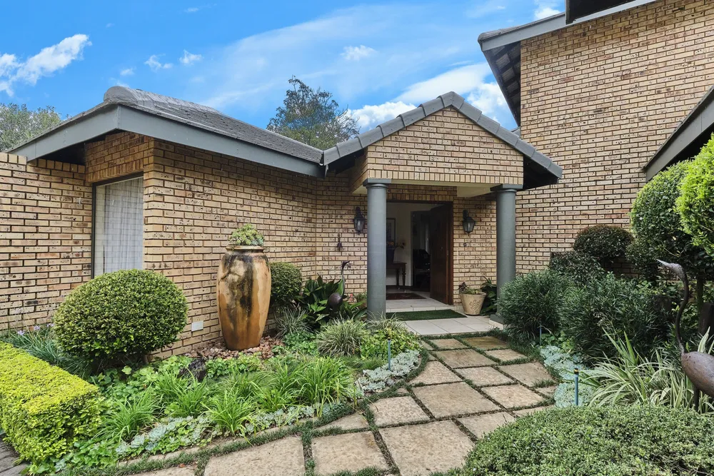 South Africa, Gauteng, Eagle Canyon Golf Estate, Monarch Lane, 35