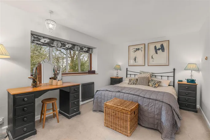 Property carousel image 11