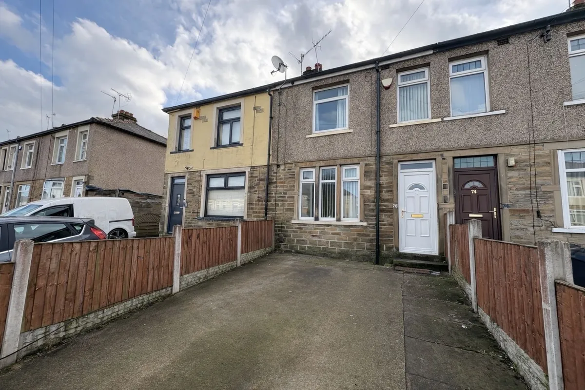 Carr Bottom Avenue, BRADFORD