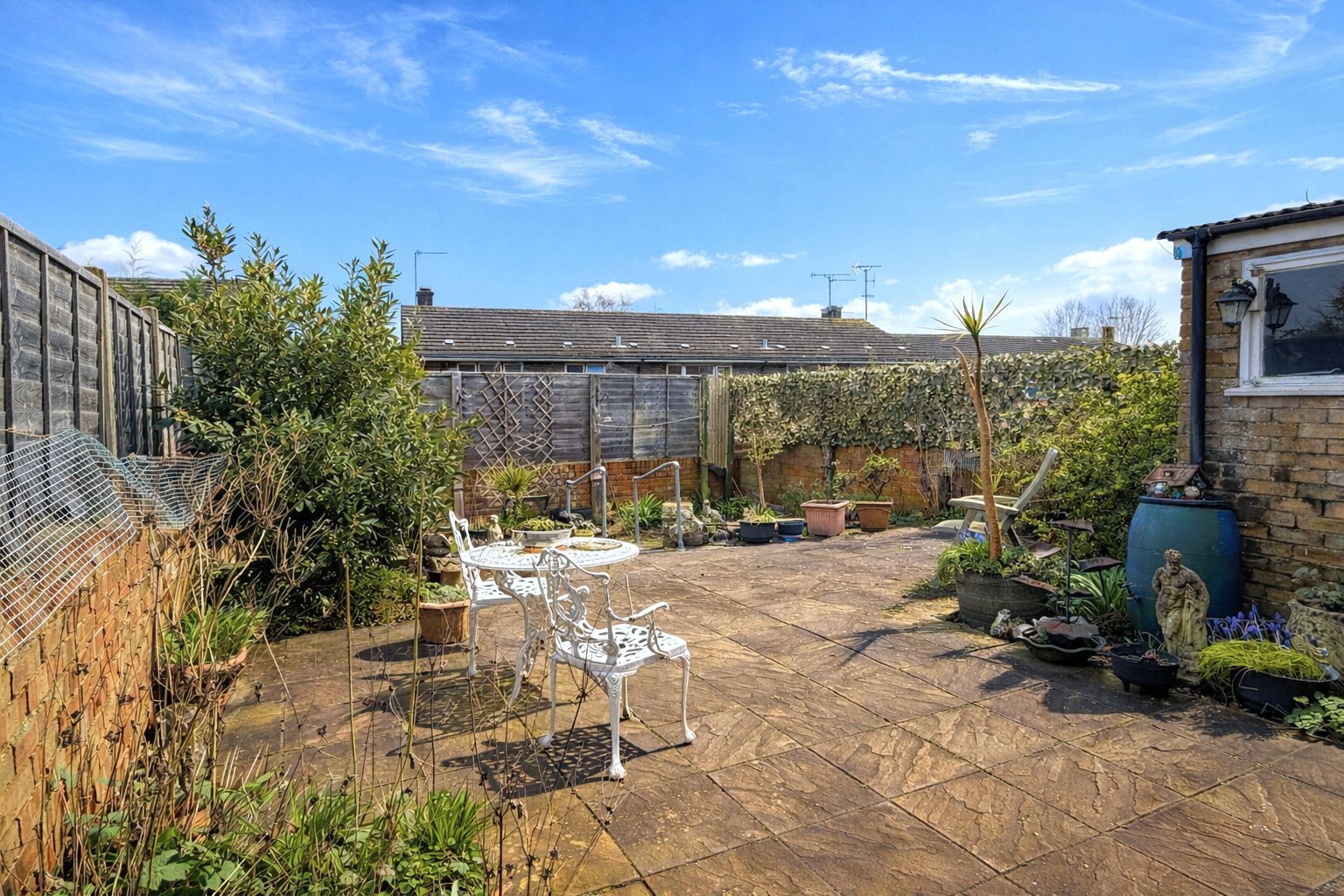 Crawley Avenue, West Leigh, Havant, Hampshire, PO9 Image 2