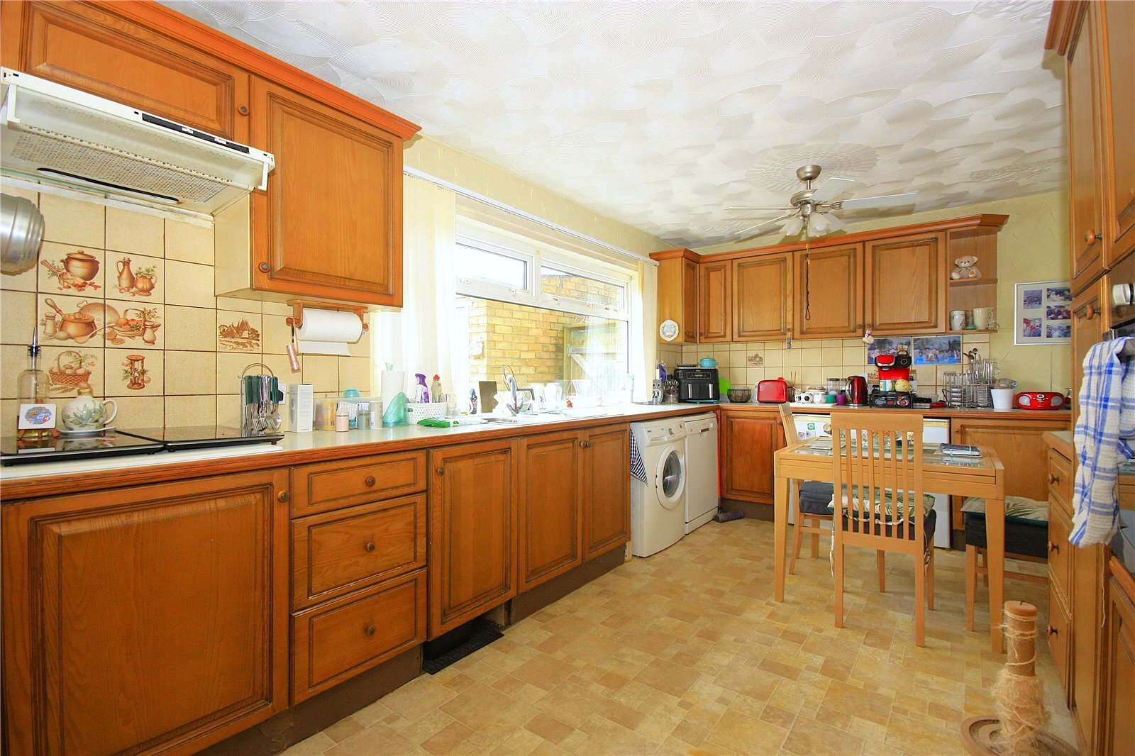 Crawley Avenue, West Leigh, Havant, Hampshire, PO9 Image 5