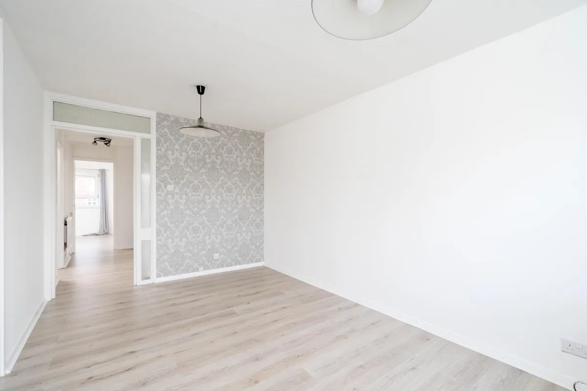 Fouracres, 127 Holden Road, Woodside Park