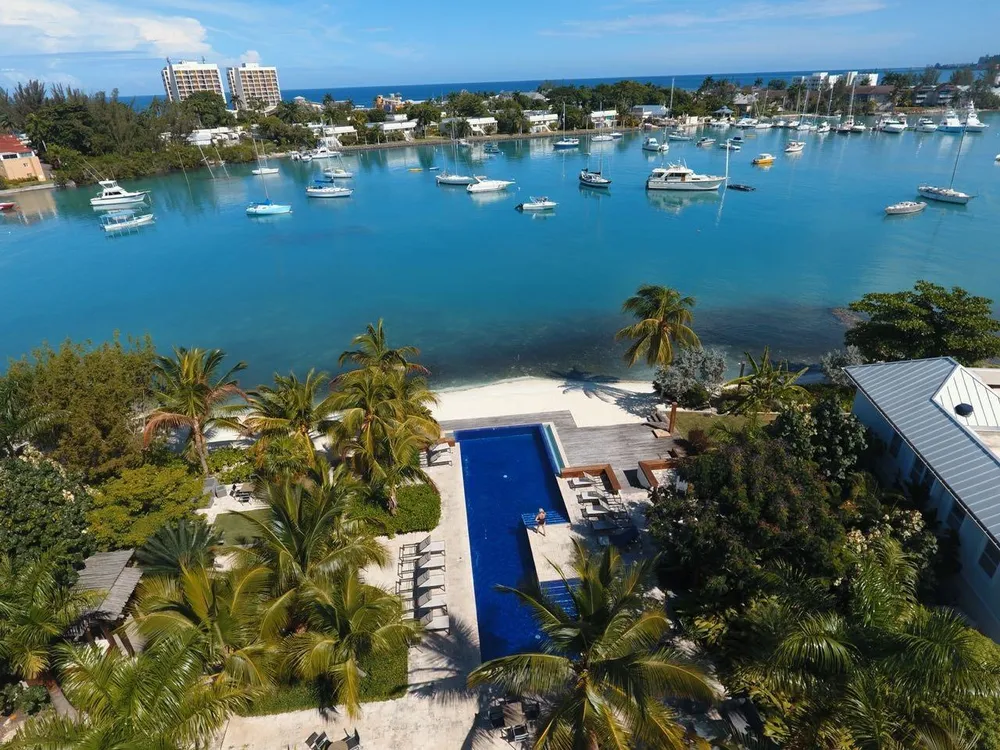 22 FREEPORT, TONY HART BO St. James