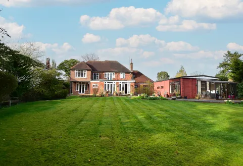 Chipperfield Rd, Kings Langley WD4 9JB