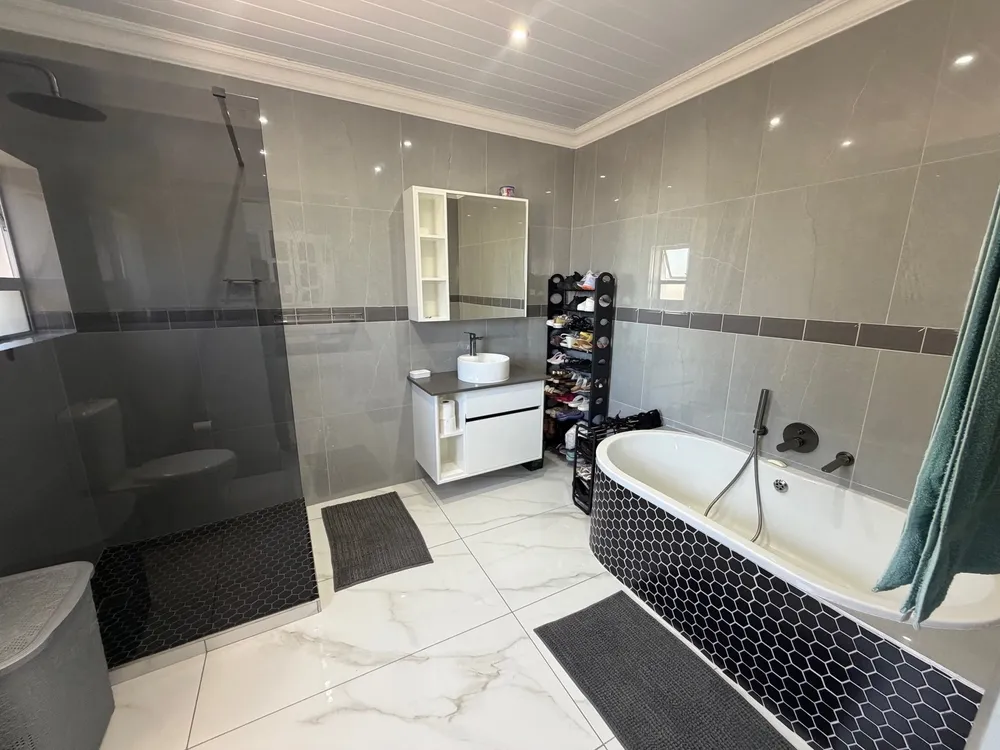 South Africa, Western Cape, Dana Bay, Nerina Road, 35