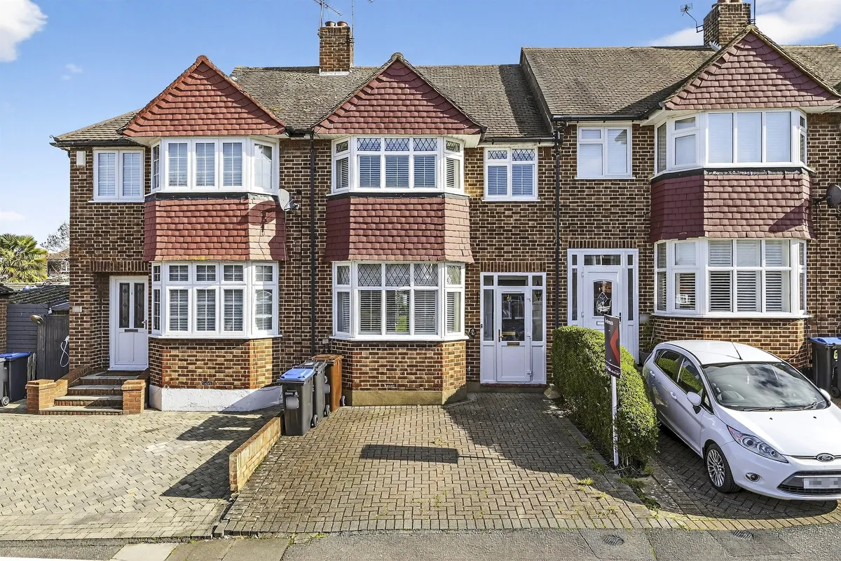 Dunster Avenue, Morden