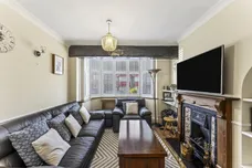 Dunster Avenue, Morden