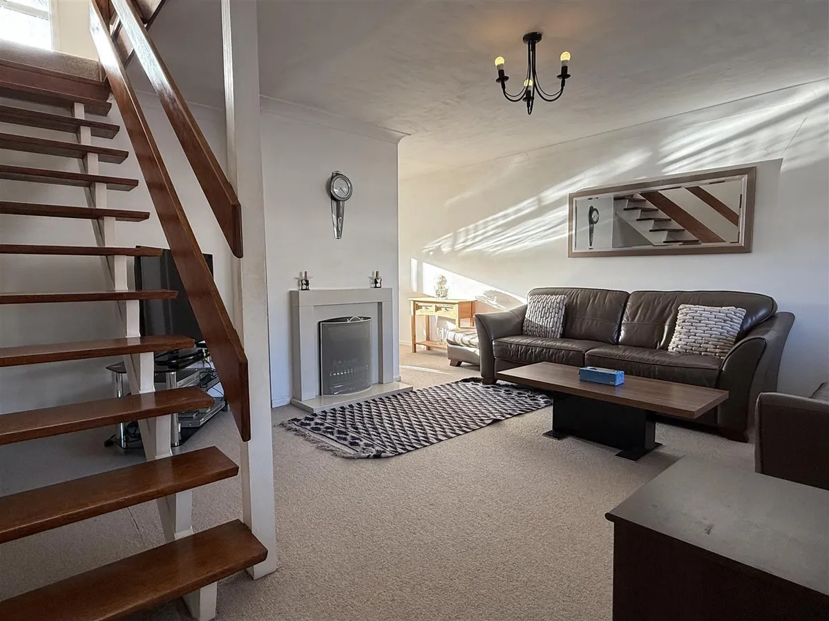 Park Hall Road, Goldthorn