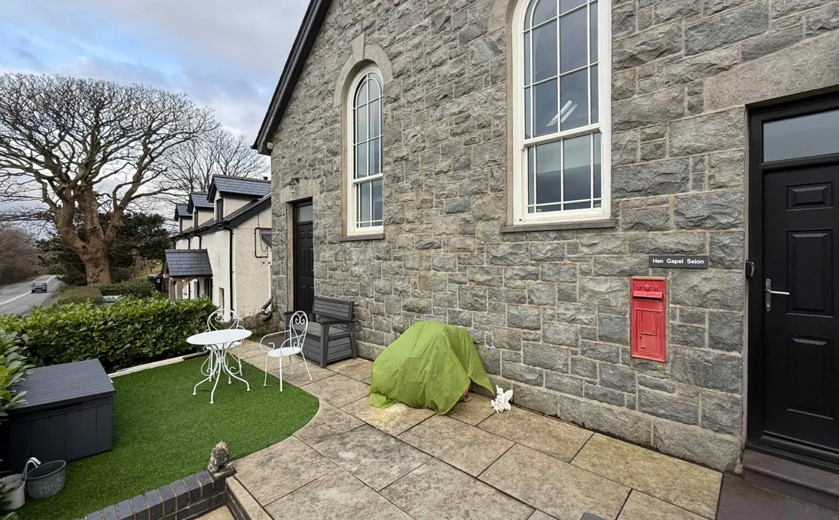 Gyrn Goch, Caernarfon, Gwynedd, LL54